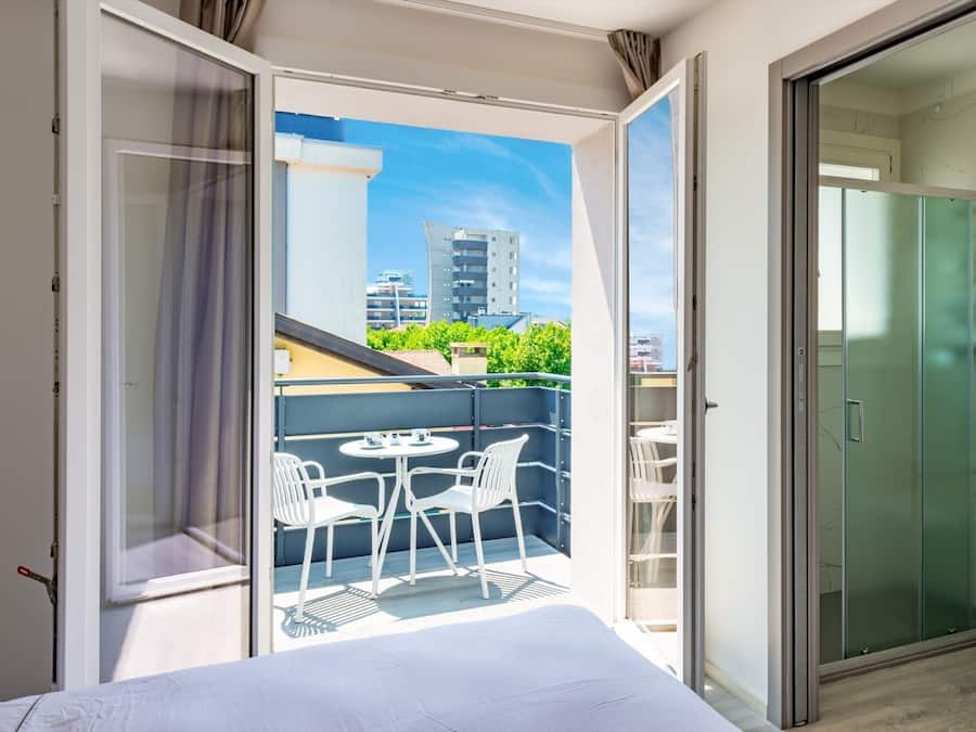 Quarto superior | Cofres nos quartos, Wi-Fi de cortesia, roupa de cama