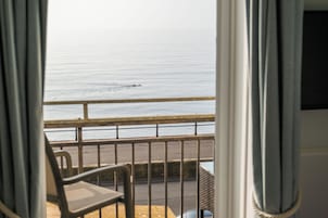 In-room safe, iron/ironing board, free wired internet, bed sheets