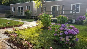 Garden view - Camping Montorfano (Montorfano)