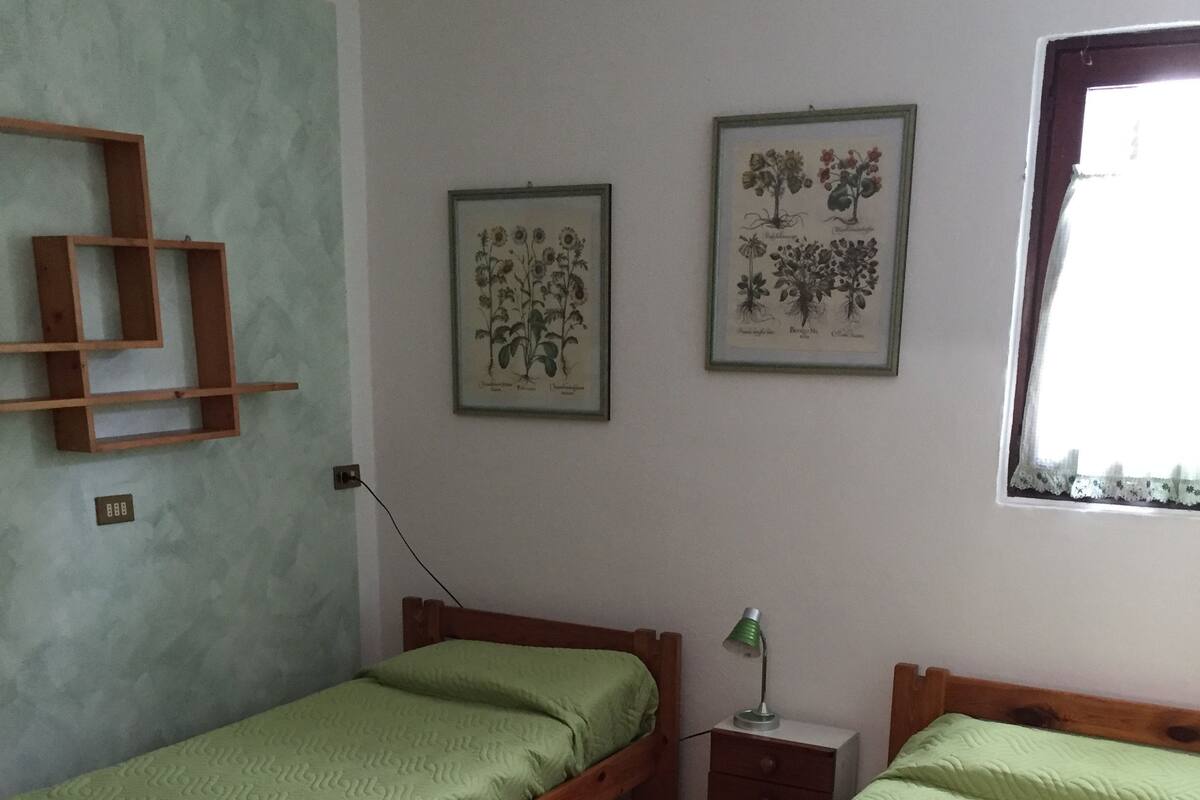 Bungalow, 1 habitación (red) | Cortinas opacas y wifi
