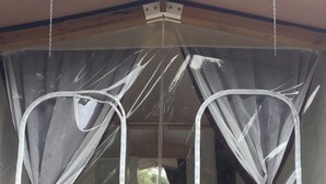 Basic Tent, Shared Bathroom | Blackout curtains, WiFi - Camping Montorfano (Montorfano)