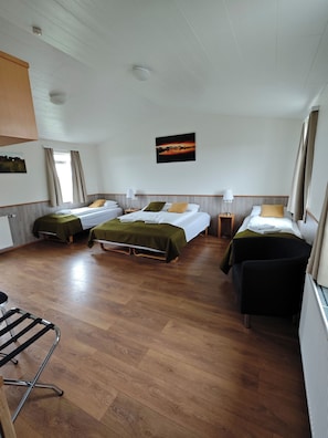 Standard Quadruple Room, Private Bathroom