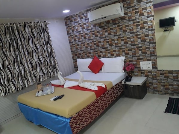 Rollaway beds, free WiFi