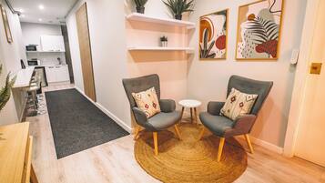 Una televisión de pantalla plana