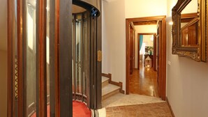 Unclassified image, 2 of 38, button - The Palazzetto Suites - Daplace Collection (Rome)