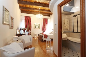 Deluxe Room, 1 Queen Bed | Desk, free WiFi, bed sheets - The Palazzetto Suites - Daplace Collection (Rome)