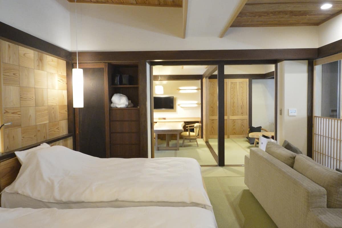 豪華雙床房, 非吸煙房 (Checkin 3-6pm,Japanese Breakfast,53m2) | 迷你吧、客房內保險箱、免費無線上網、獨特裝潢
