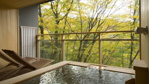 Tomannsrom – deluxe, ikke-røyk (Forest View, C-in 3-6pm, JP Breakfast) | Bad | Separat badekar og dusj og dype avslapningsbadekar