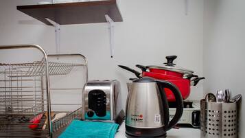 Microwave, electric kettle, cookware/dishes/utensils