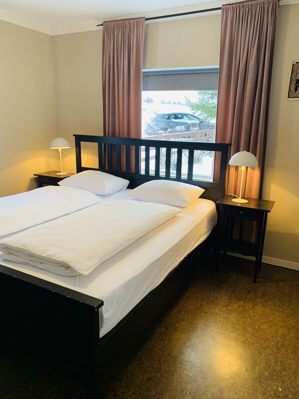 Standard-Bungalow, 3 Schlafzimmer | 3 Schlafzimmer, Verdunkelungsvorhänge, Reisekinderbett, kostenloses WLAN