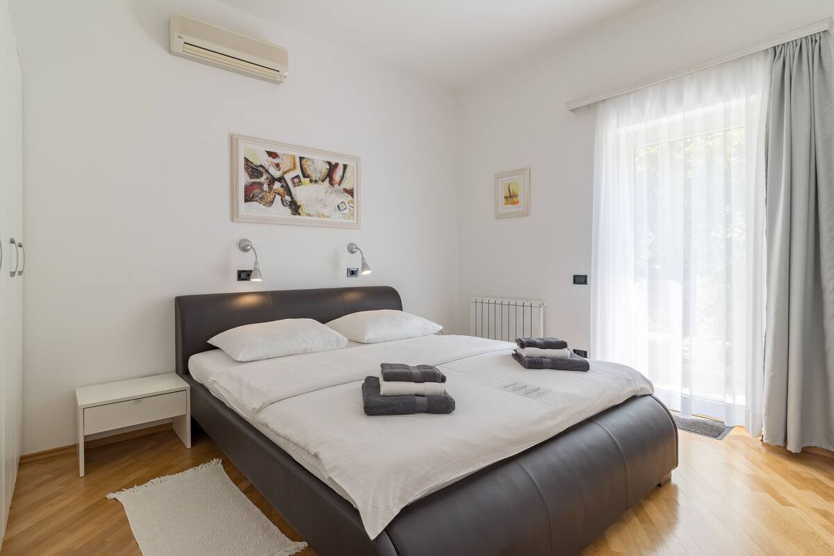 Appartement, 2 chambres (86/150) | Coffre-fort, fer et planche à repasser, accès au Wi-Fi (inclus)