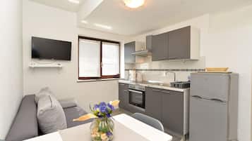 Departamento, 1 habitación (242/1613) | Cocina privada | Cafetera y tetera, refrigerador y tetera eléctrica
