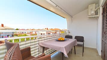 Apartamento, 2 quartos (242/1614) | Sacada