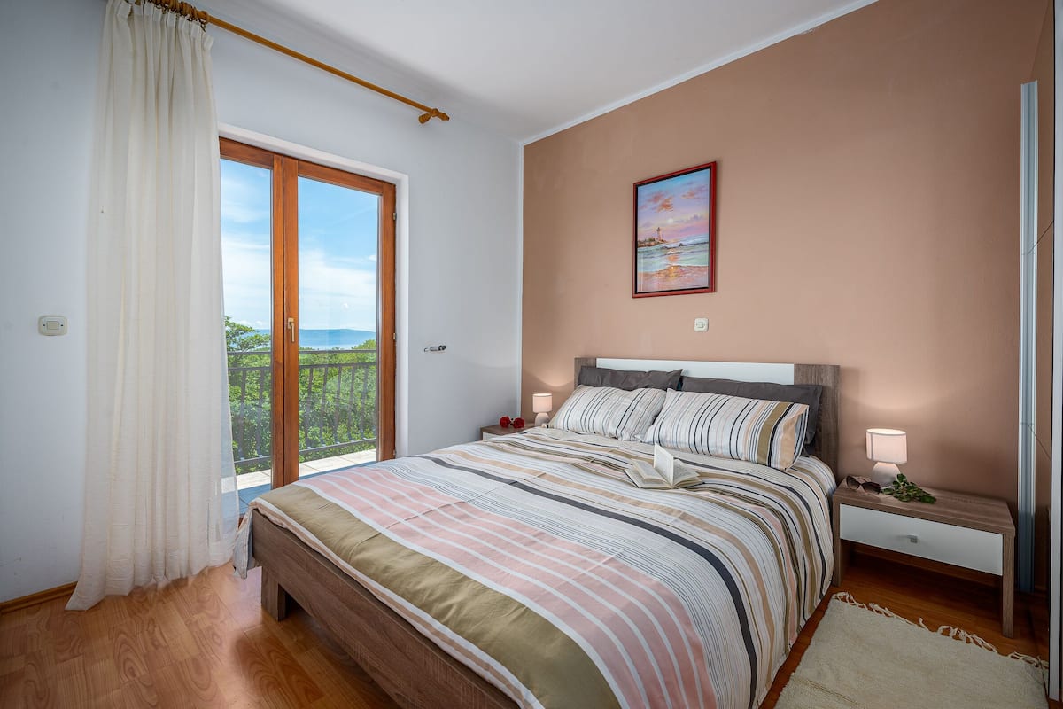 Double Room, 1 Bedroom (294/650) | 2 bedrooms, iron/ironing board, free WiFi, bed sheets