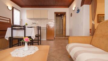 Apartment, 2 Bedrooms (324/743) | Living room | TV