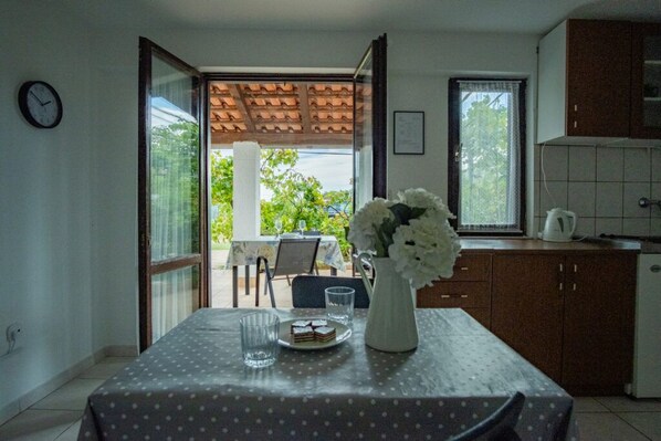 Apartment, 1 Bedroom (325/747) | Living area | LED TV