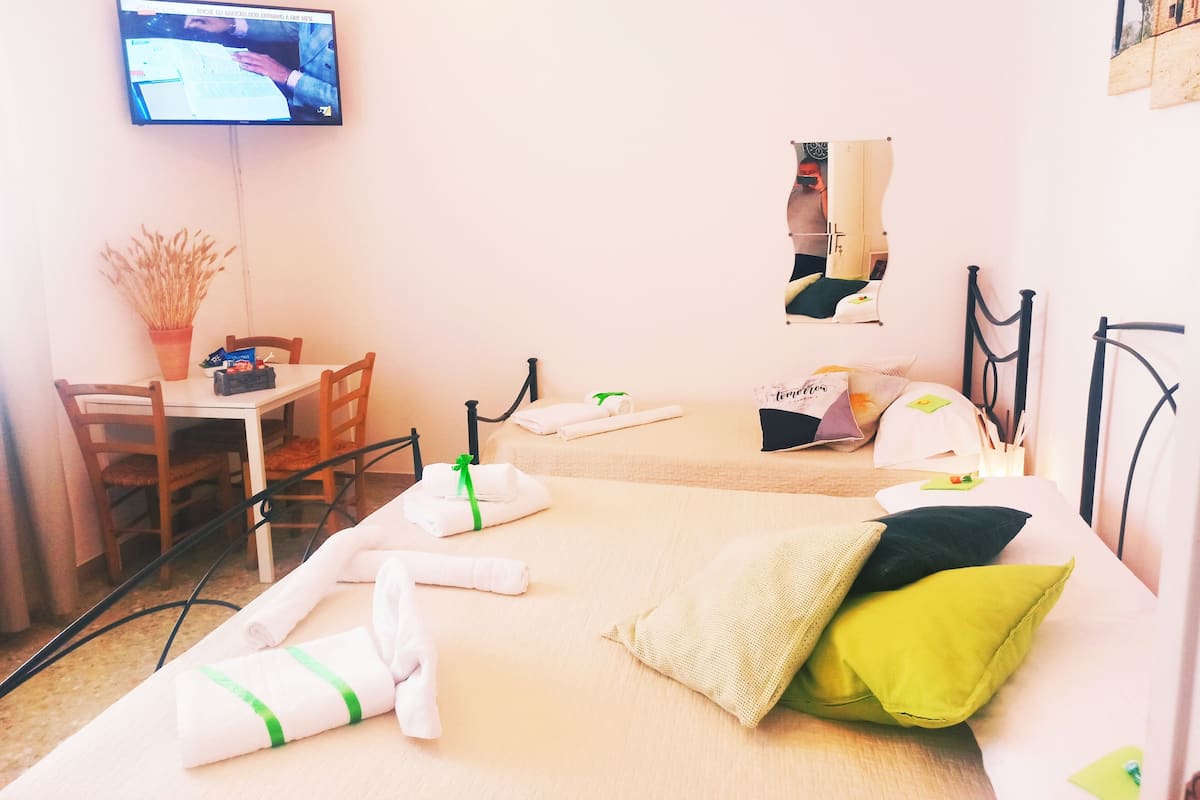 Doppia Comfort, bagno condiviso (Con letto supplementare) | Biancheria da letto ipoallergenica, con arredamento individuale