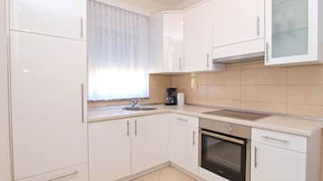 Apartamento, 2 habitaciones (396/901) | Cocina privada | Frigorífico y cafetera o tetera