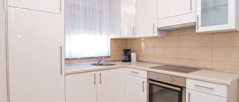 Apartment, 2 Bedrooms (396/901) | Private kitchen