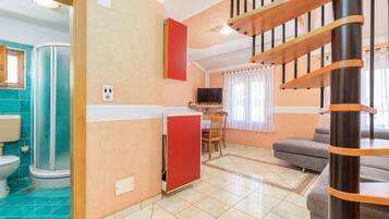 Apartment, 1 Schlafzimmer (709/1648) | Wohnbereich | Fernseher