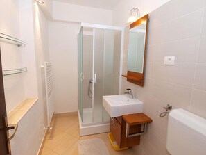 Apartment, 1 Bedroom (721/1682) | Bathroom