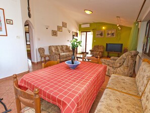 Appartement, 2 slaapkamers (749/1750) | Woonruimte | Een televisie