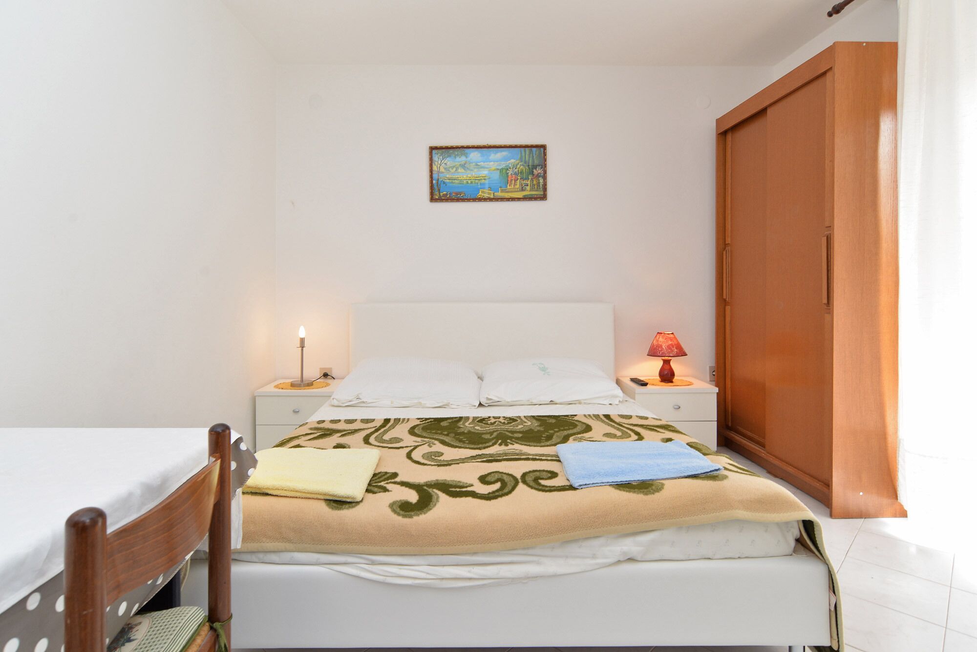 Fer et planche à repasser, Wi-Fi gratuit, draps fournis