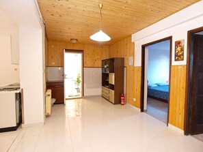 Apartment, 3 Schlafzimmer (968/2570) | Wohnbereich | Fernseher