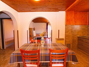 Apartment, 3 Schlafzimmer (968/2569) | Essbereich im Zimmer