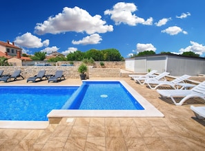 Outdoor pool - Apartment Mile 1249 (Fazana)