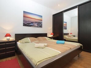 Apartamento, 2 quartos (1282/12255) | Ferros/tábuas de passar roupa, Wi-Fi de cortesia, roupa de cama