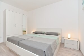 Apartment, 2 Bedrooms (1293/12303)