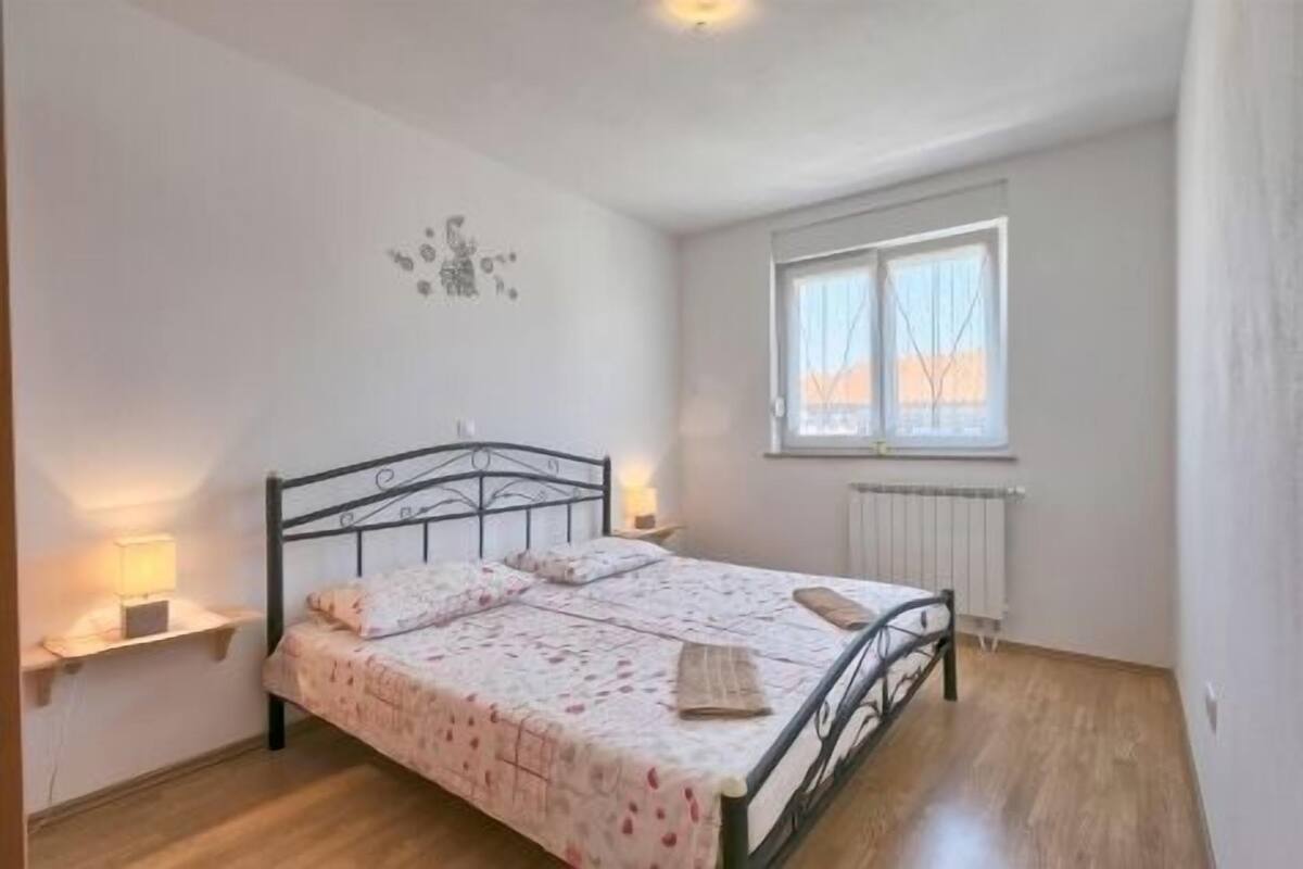 Apartment, 2 Bedrooms (806/1879) | Iron/ironing board (on request), cribs/infant beds, WiFi (free)