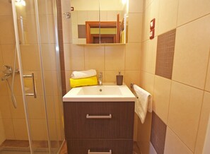 Apartment, 1 Schlafzimmer (411/1393) | Badezimmer | Haartrockner, Handtücher