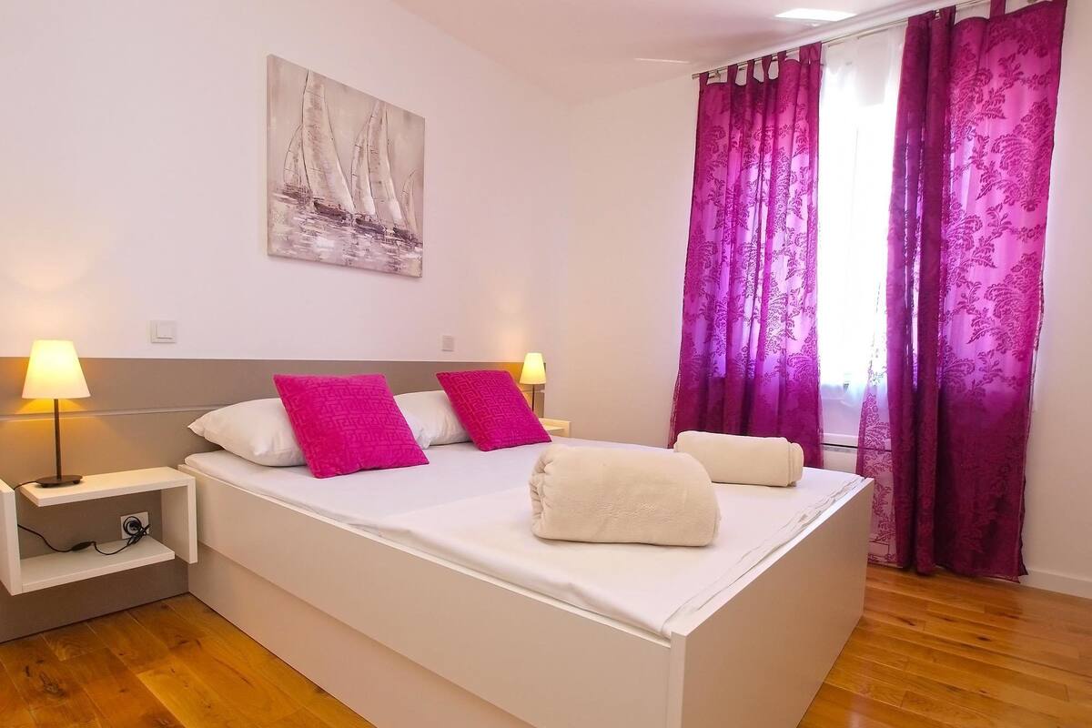 In-room safe, iron/ironing board, cribs/infant beds, free WiFi