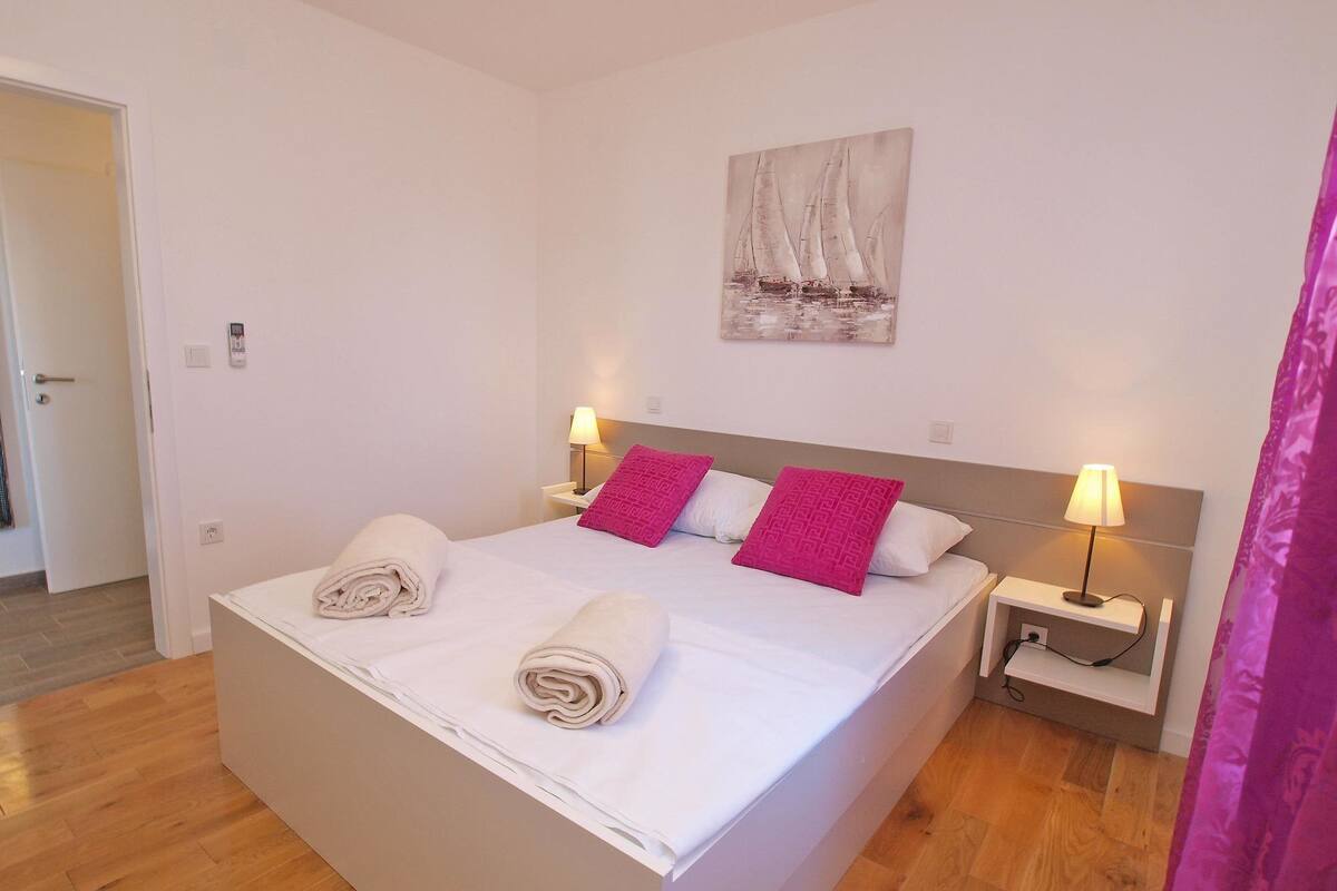 In-room safe, iron/ironing board, cribs/infant beds, free WiFi