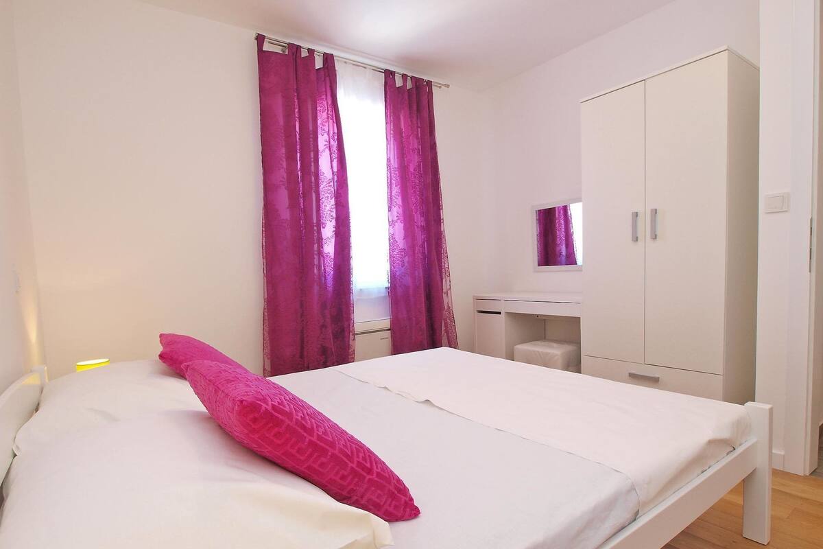 In-room safe, iron/ironing board, cribs/infant beds, free WiFi