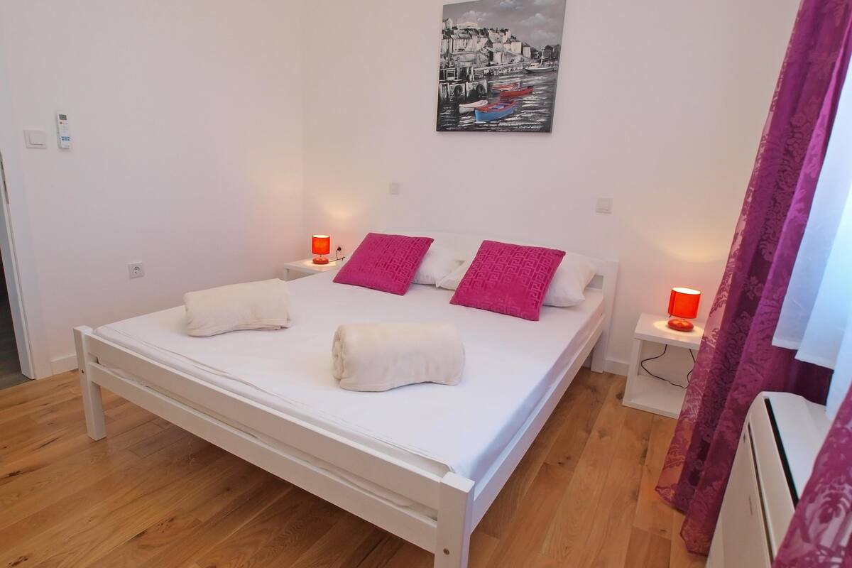 In-room safe, iron/ironing board, cribs/infant beds, free WiFi