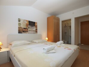 Apartment, 3 Bedrooms (770/1796)