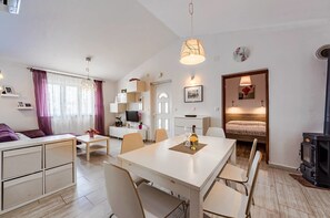 Apartment, 2 Bedrooms (611/14714) | Living area | Flat-screen TV - Apartment Silva 611 (Medulin)