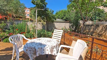 Apartment, 2 Bedrooms (378/859) | Terrace/patio