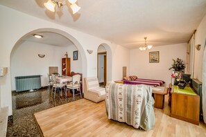 Apartment, 2 Bedrooms (378/858) | Living area | TV - Apartment Ivanka 378 (Rovinj)