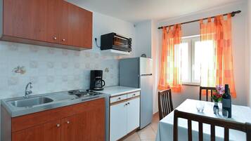 Standard-Apartment, 1 Schlafzimmer (407/924) | Eigene Küche | Kühlschrank, Herdplatte, Wasserkocher mit Kaffee-/Teezubehör