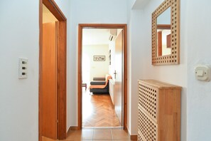 Apartment, 1 Bedroom (408/925) | Living area