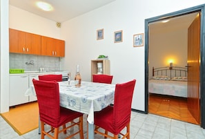 Apartamento, 2 quartos (442/1012) | Área de estar | TV