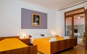 Apartment, 2 Bedrooms (653/1564)