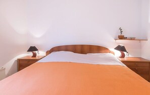 Desk, iron/ironing board, free WiFi, bed sheets - Apartment Emil 769 (Fazana)