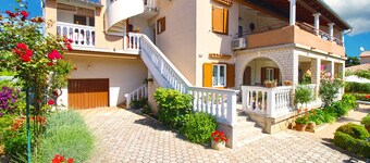 Apartment Mirjana 734