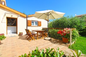 สแตนดาร์ดอพาร์ทเมนท์, 2 ห้องนอน (734/26141) | ลานระเบียง/นอกชาน