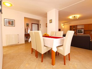 Apartment, 3 Bedrooms (734/1720) | In-room dining - Apartment Mirjana 734 (Medulin)